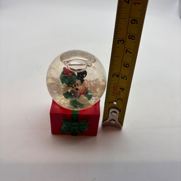 Disney Parks Mickey Mouse Christmas Present and Wreath Mini Water Snow Globe - Picture 8 of 9
